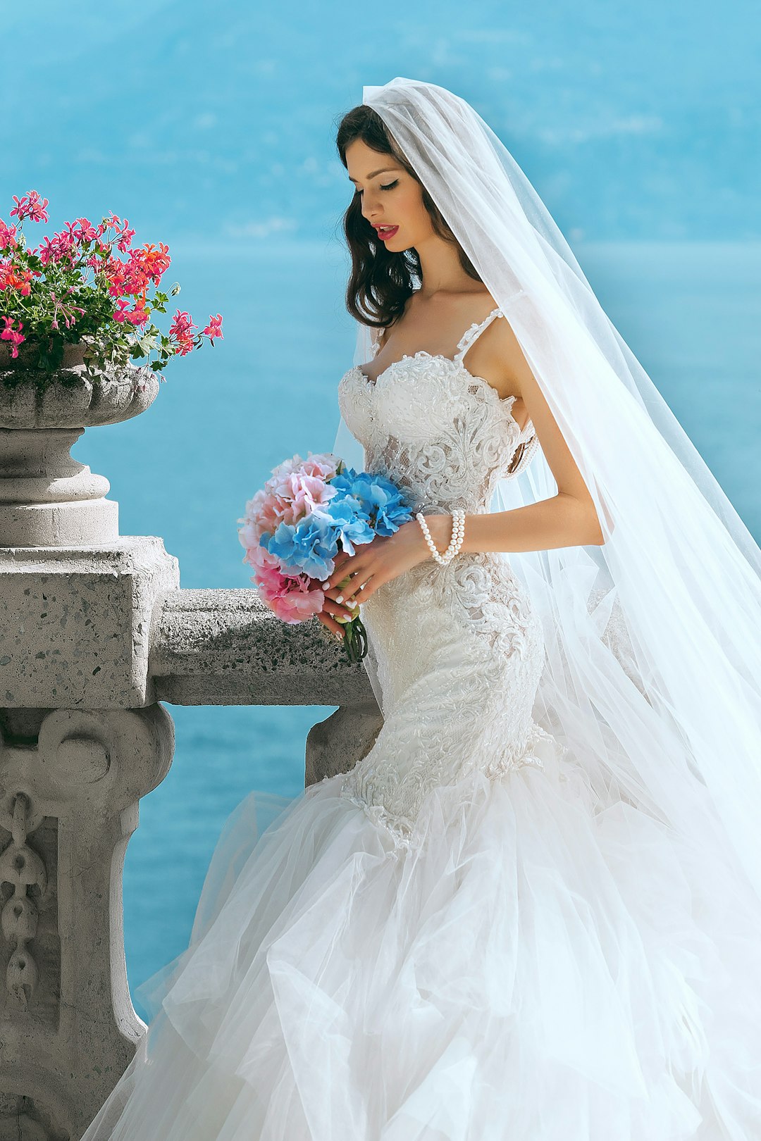 Vale & Ivory bride with flower, daylight